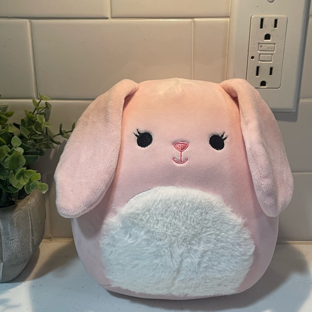 Squishmallows Bop the Bunny Pink and White Rabbit Plush 7” NWT